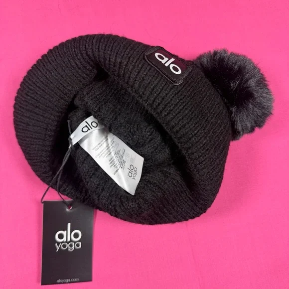 Alo Yoga Black Cable Knit Pom Beanie NWT Women’s Winter Hat - Picture 5 of 5